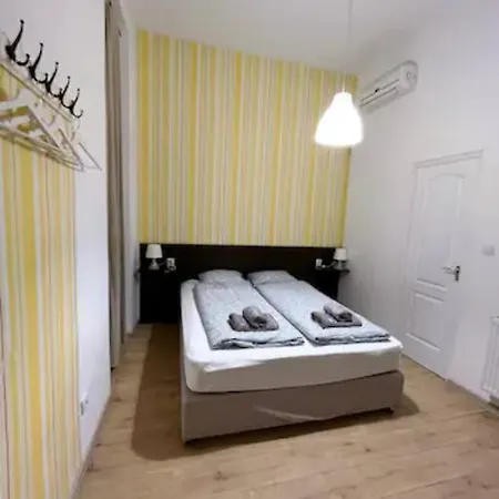 A4 Parliament Sunflower Cozy Appartamento Budapest